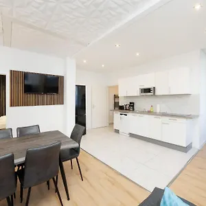 Big 7rms Loft, 1alocation Apartment